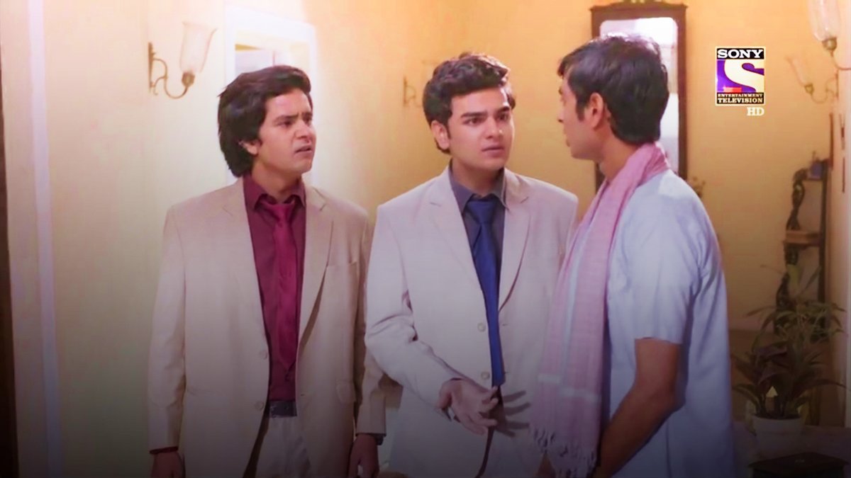 qaagazkikashti's tweet photo. Yudkbh wouldn't be same if not with MunDit and Preeti.
The moment MunDit realised Sameer was alone, the way they rushed to me and here the way Preeti did every possible thing to keep Naina happy 🥹♥️
My heart.
.
#Rewatch #YehUnDinonKiBaatHai
#samaina #AshiSingh #RandeepRai https://t.co/3Kyd6CvL9o