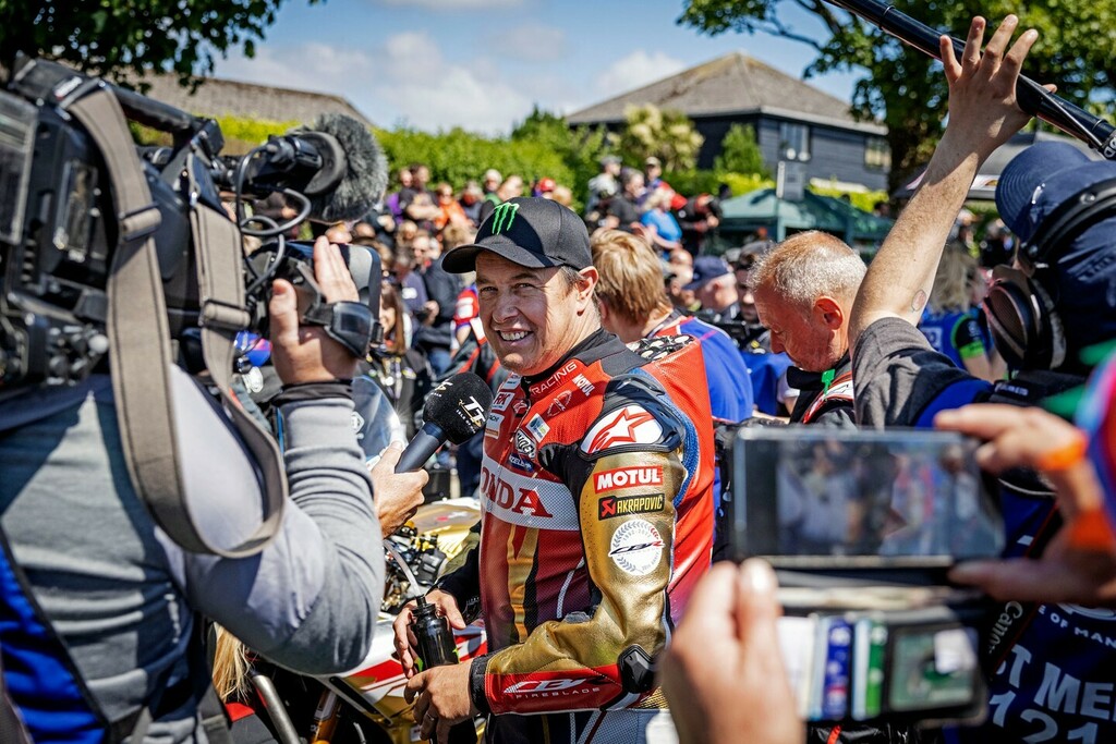 iamjoncole's tweet photo. After three years away, it's soooo good to be back at the @ttracesofficial. The legend @jm130tt was absolutely mobbed ahead of his 100th start at the Superbike race this morning. The atmosphere on the grid was absolutely incredible! 
#tt2022 #IOMTT #TTli… https://t.co/OklTKRNgfk https://t.co/G8KDTNfafC