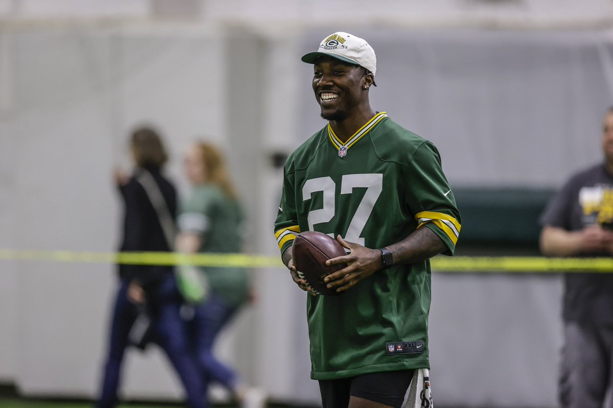 PatrickTaylorJr's tweet photo. I really enjoyed hanging out and having fun with the kids at the Junior Power Pack Football Clinic! #GoPackGo https://t.co/mj4cN26QBq