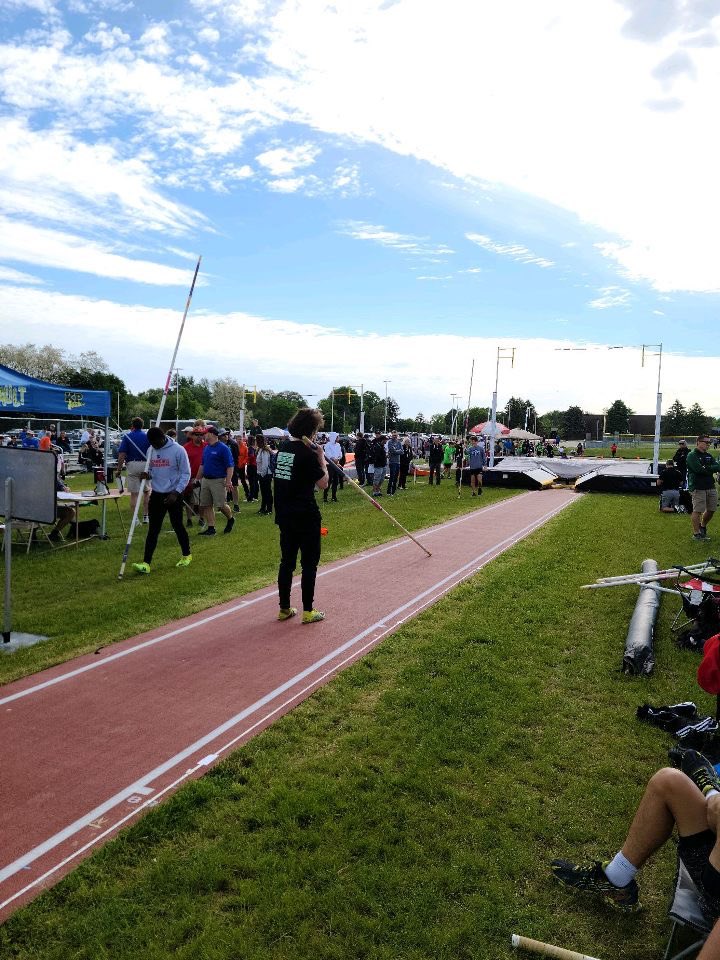 Novi Track & Field tweet media