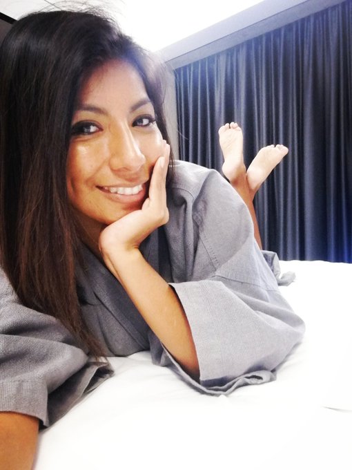 Felicit&agrave;!! 💕😎 Dopo una lunga giornata produttiva  finalmente relax!  #happy #GoodTime #photo #PhotoOfTheDay<a href="/tag/photooftheday"class="tags"><span>#photooftheday</span></a><a href="/tag/smile"class="tags"><span>#smile</span></a><a href="/tag/relax"class="tags"><span>#relax</span></a><a href="/tag/happy"class="tags"><span>#happy</span></a><a href="/tag/photo"class="tags"><span>#photo</span></a><a href="/tag/pies"class="tags"><span>#pies</span></a>