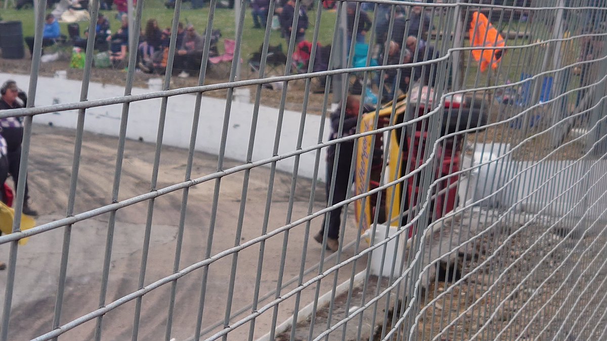 saloons 1st race 1st bend