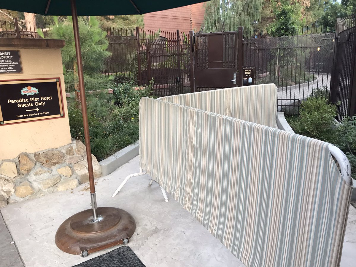 MagicAndWalnut's tweet image. The new #CaliforniaAdventure entry gate exclusively for Disney’s Paradise Pier Hotel guests has been unveiled off Disneyland Drive. The gate is to the immediate right of the existing  card-key gate leading to Disney’s Grand Californian Hotel. Looks about ready to open!