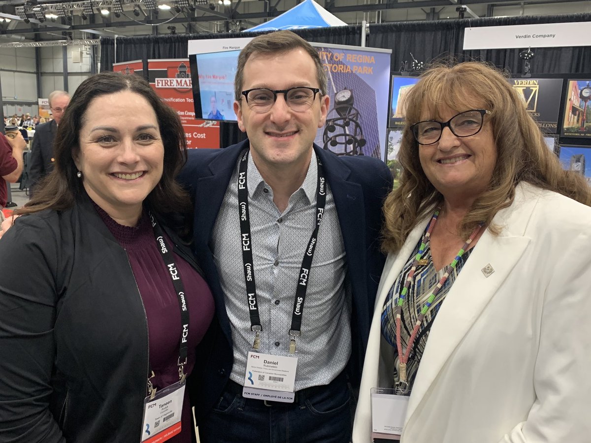 Grateful to be together again with Canada’s municipal leaders at #FCM2022AC! Massive 🙏 and appreciation for the leadership of outgoing <a href="/FCM_online/">Federation of Canadian Municipalities</a> President <a href="/mayorjoannevdh/">Joanne Vanderheyden</a> and incoming President <a href="/TaneenRudyk/">Taneen Rudyk</a>. Un grand merci !