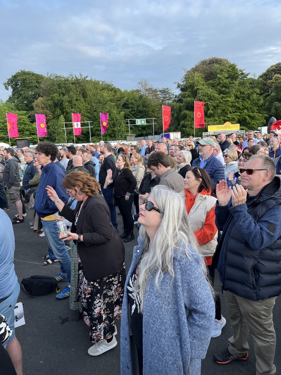 talktojoeduffy's tweet photo. Ricky Lorraine @deaconbluemusic gig of a lifetime @DubCityCouncil @mcd_productions @loveclontarf_ie #bringbacklivemusic https://t.co/weu9eSeXgr