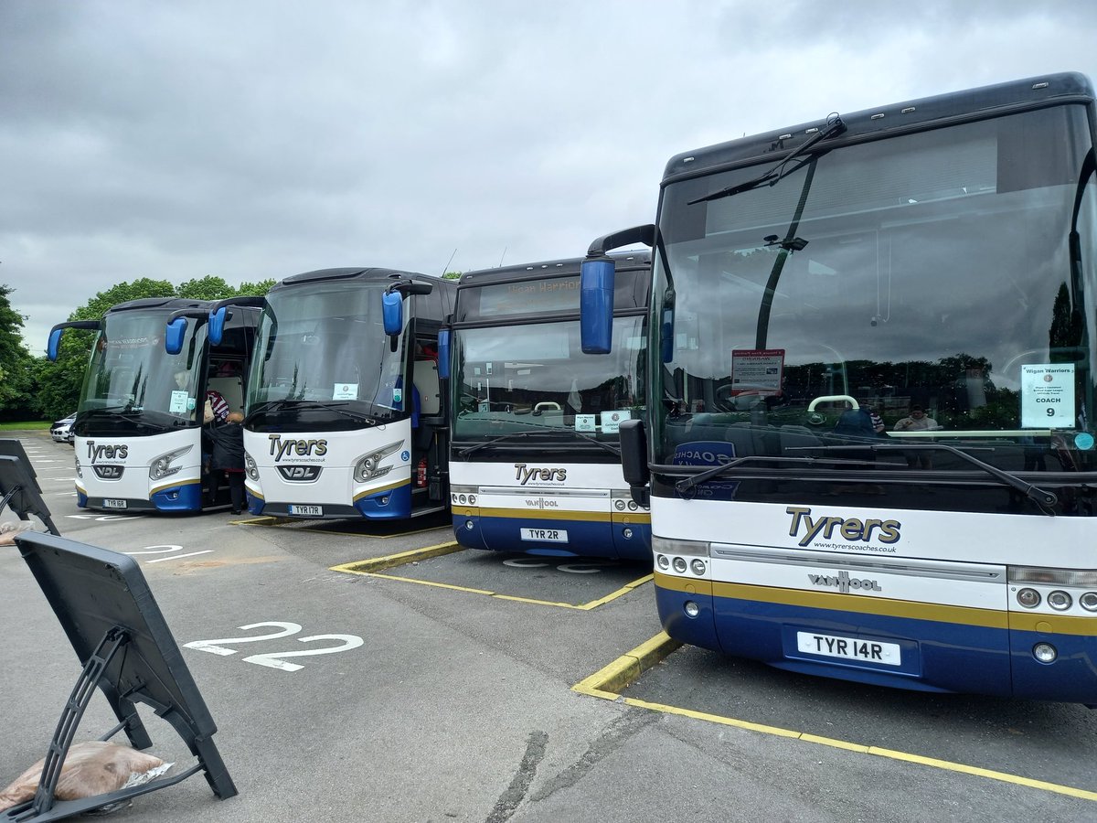 4 <a href="/Tyrerscoaches/">Tyrers Coaches</a> parked up at hartshead Moor service with <a href="/WiganWarriorsRL/">Wigan Warriors 🍒⚪️</a>  fans on way to watch Castleford Tigers