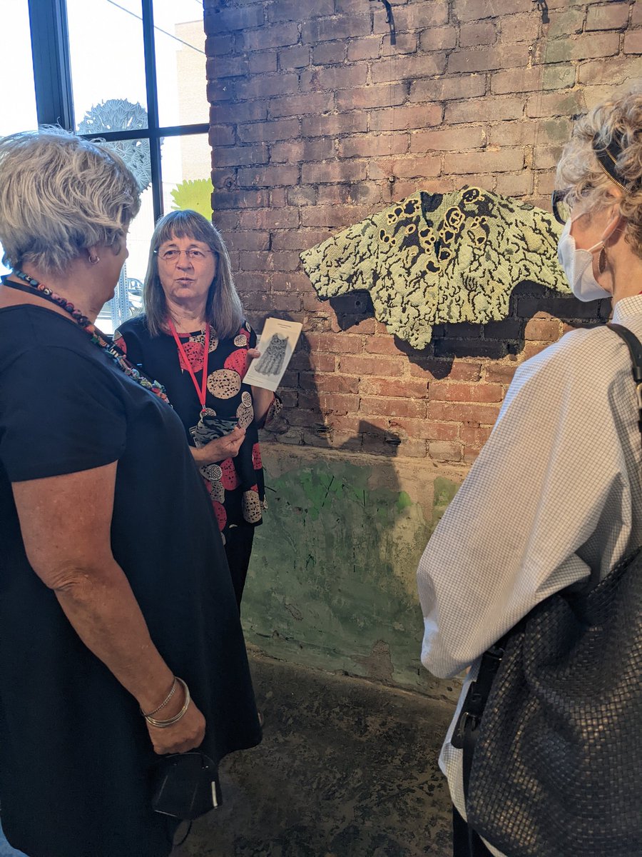 FiberArtIntl's tweet photo. Fiberart Forum today in locations across the city. ~80 Fiberart enthusiasts jumped on a bus this morning for an adventure together. @FiberArtIntl https://t.co/XdWsxWASNf
