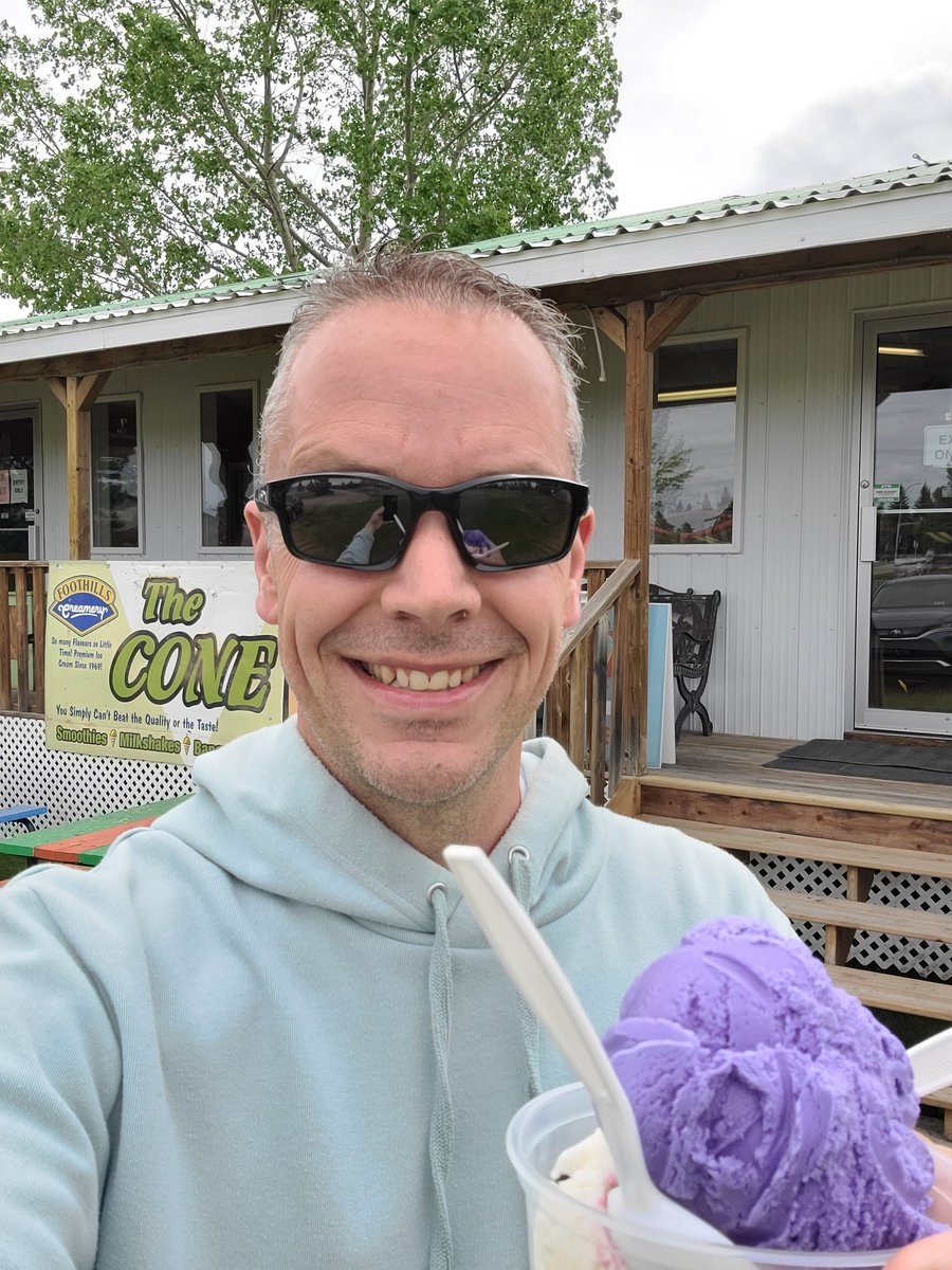 A great surprise as I swung by Michener Park in the <a href="/CityofLacombe/">City of Lacombe 🇨🇦</a> today.