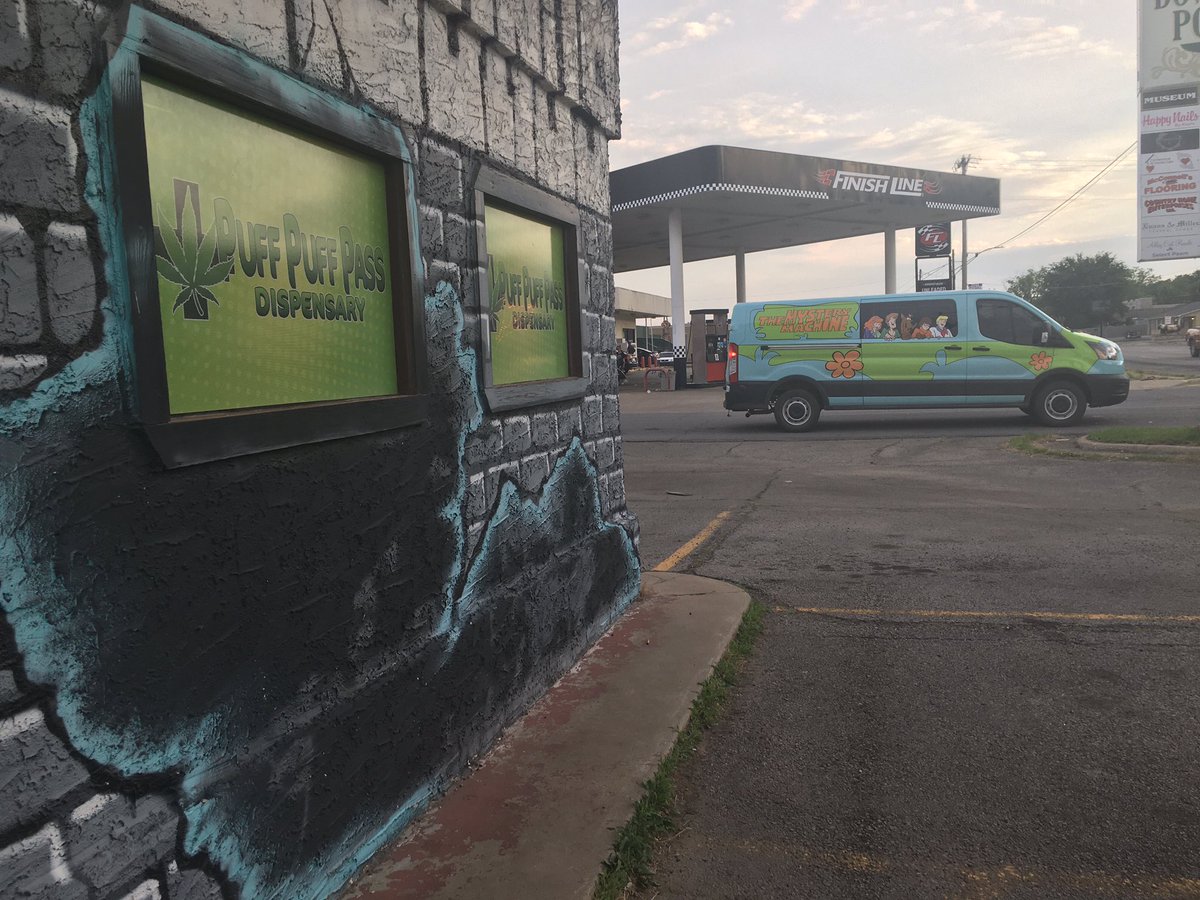 puffpuffpasspo's tweet photo. Like zoinks Scoob! 🍃🔎🔥

#puffpuffpass #scoobydoo #mysterymachine https://t.co/sYSZzqDQSB