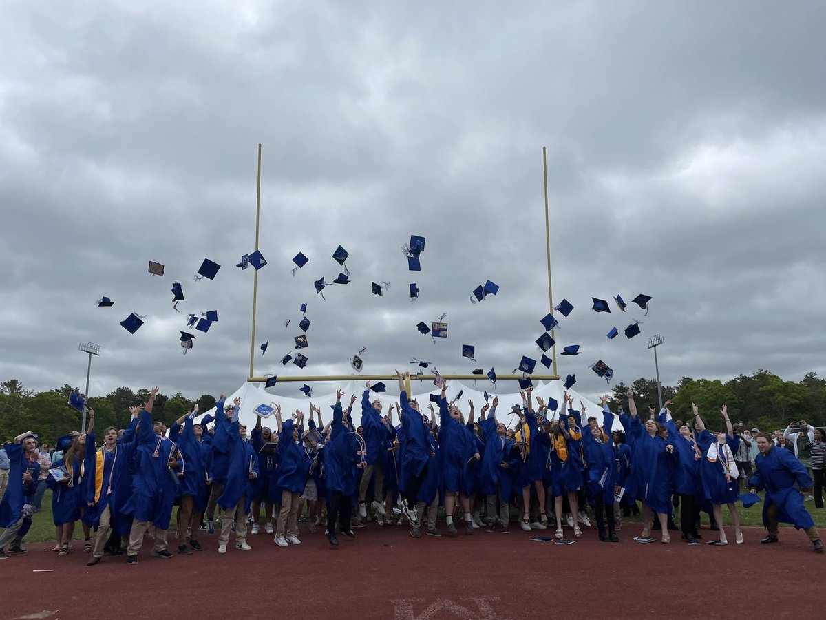 MMHS_SAC_MissA's tweet photo. Today we celebrated this amazing group! Congratulations MMHS Class of 2022. You have made an impact on my life and I know you will continue to touch lives and help change the world 💙 https://t.co/FLR2YDZnGu