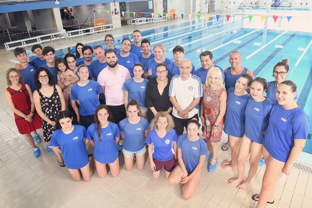 socpilardiaz's tweet photo. 🏊🏼‍♀️ La nostra aposta per l’esport escolar és clara i decidida. No només és font de salut, també de valors i d’integració.

😃 Avui he pogut compartir amb més d’un centenar de nens i nenes la Jornada Interescolar de Natació.

#Esplugues https://t.co/yH9xonetDq