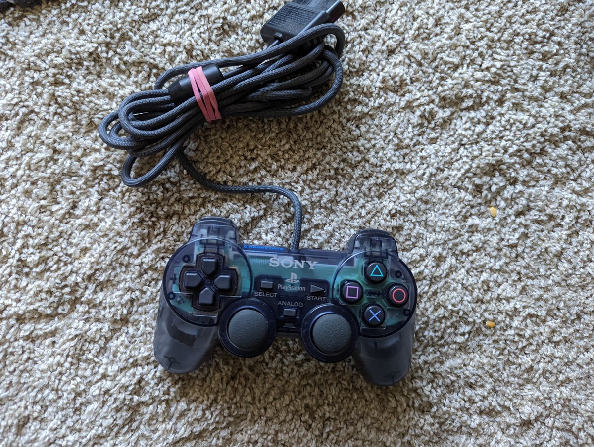 PuzzleCustomss's tweet photo. I love the choice of Paracord on these controllers

Thank you @mentholfiendd for the order! https://t.co/a6l32Ep91B