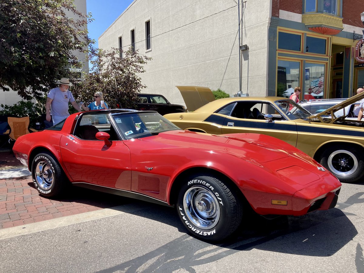 dwntwndwn's tweet photo. dwntwn today just out my loft window and on the street
#carshow #littleredcorvette #funcie @downtownmuncie https://t.co/Xf4wALjJij