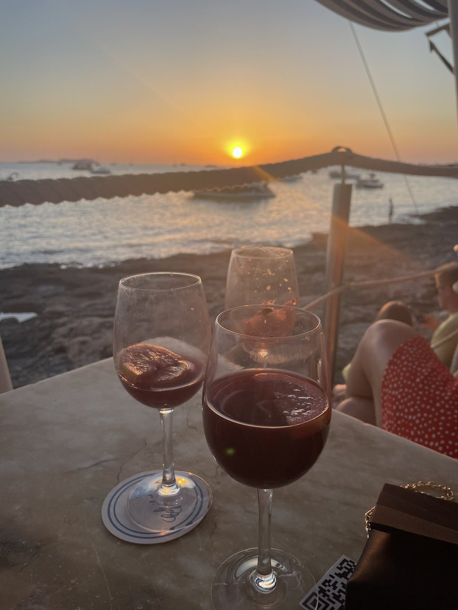 lousav1980's tweet photo. @CafedelMar_Ibz 💕 https://t.co/FbUzYmkMas