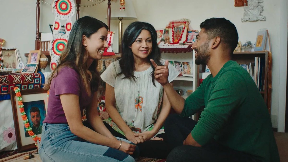 bhootbabe's tweet photo. Finally watched @sujatadayβs #DefinitionPlease on @Netflix and it was excellent!
Its explorations of mental illness, siblinghood, and the difficulties of grieving a complicated parental figure are done in a way both heartrending and humorous.
Loved hearing Bengali throughout! https://t.co/AJcAlXcTGQ