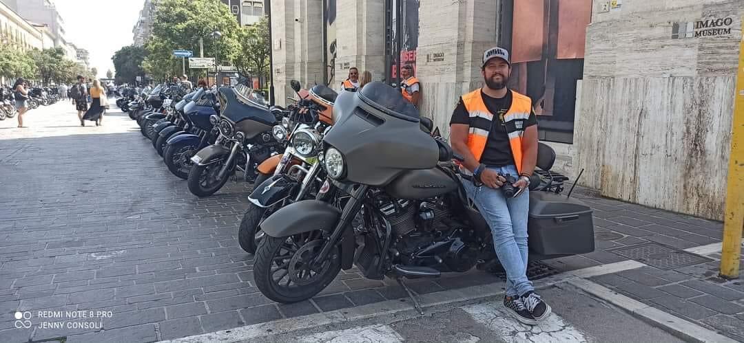 MichaelLeopizzi's tweet photo. City Parade, Pescara Italy #harleydavidson #harleydavidsonmotorcycles #harleydavidsonstreetglide https://t.co/YRyfaZ88fk