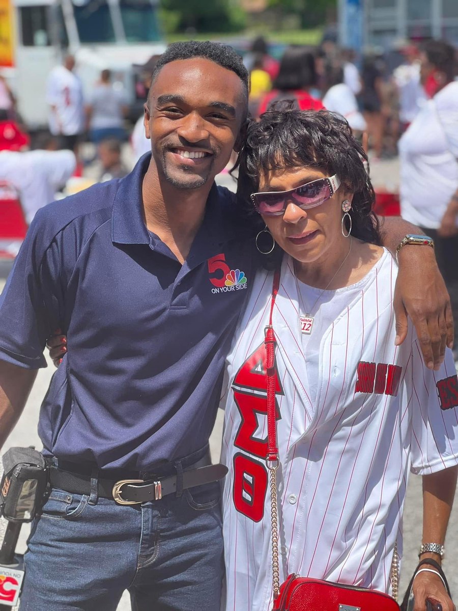 TravisCNews's tweet photo. What a pleasure to hang out with the ladies of The East St. Louis Alumnae Chapter of Delta Sigma Theta Sorority, Inc. ฮฮฃฮ celebrating 80 years, and #EastSTL native and former news anchor Chris McIntosh @ksdknews โค๏ธ https://t.co/ZLwRjQopv6