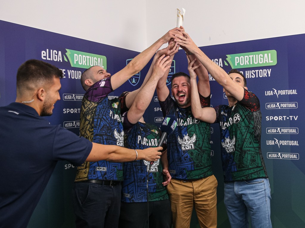 rtparena's tweet photo. O @MoreirenseFC @EGNesports ergueu a Supertaça na @ligaportugal 

👉 https://t.co/NoOO7wPsLv

#FIFAnaRTP https://t.co/zfG65J8Kz0