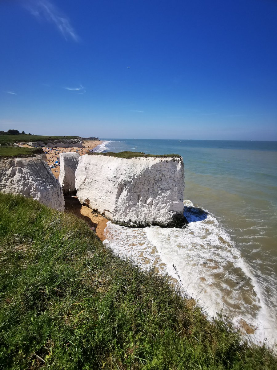 What a weekend of treats <a href="/BotanyBayUK/">Botany Bay</a> #whitstableoystercompany <a href="/BloomStays/">Bloom Stays</a> 

Some sunshine, some oysters, lots of exploring and bubbles 🥂 Shortly on the blog #culturedkids #bestofkent