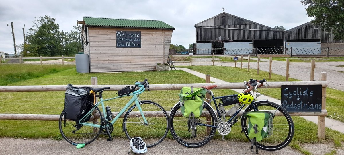 Amy_Geog's tweet image. @cotehillcheese a great lunch stop! Delicious cheese served by vending machines! 🧀
#cycling #Lincolnshire