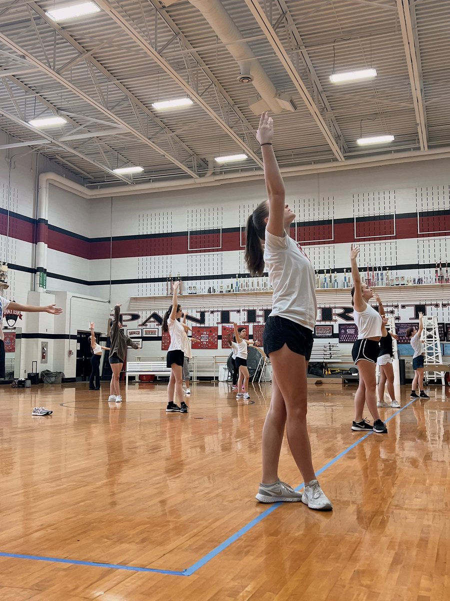 Diamonds_CHHS's tweet photo. We be hustling awoo‼️😤💪
 -
#chhsdiamonds #colorguard #diamondsdanceguard #gcisd #gcisdfinearts #marchingband #marching #colleyvilleheritageband #chhsband #winterguard #chhs #pfnd #dance #colorguardflag #colleyvilleheritagehighschool #chhsband #band #panthers #chpantherpride https://t.co/lZBZQ7VEI7