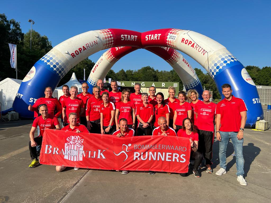 BWRunners's tweet photo. @BWRunners We zijn gestart om 20:15u op Vliegbasis Twenthe! #Roparun2022 #team76 #Brandwijk https://t.co/WV2jTTVTD2