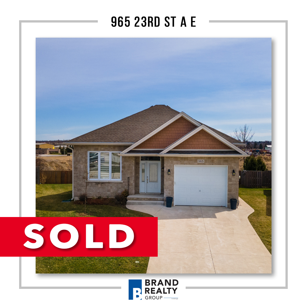 DamnGoodRealtor's tweet photo. 🍾 SOLLD 🍾  

👏 Congratulations doesn’t even begin to convey the excitement that we have for our incredible seller on 23rd St A E! 

☎ 519.377.4611
#BrandRealtyGroup 

Not Intended to solicit parties presently under contract https://t.co/7aEwcpbtI6