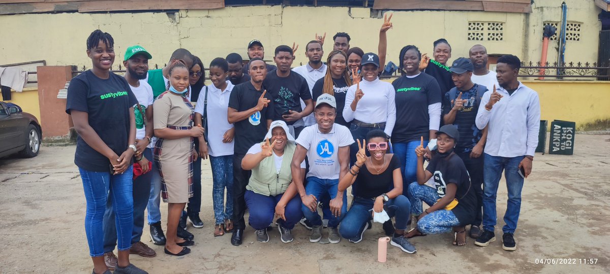 Jnwamson's tweet image. Environment is an integral part of Human life&amp;amp;it needs maximum attention&amp;amp;protection,it influences D growth, development&amp;amp; survival of humanity.I&amp;amp;some climate activist engaged in a Cleanup Exercise as there's need 2take action&amp;amp;save our Earth. #OnlyOneEarth #WorldEnvironmentDay2022