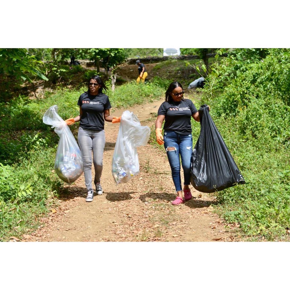 myvmgroup's tweet photo. Our VM Wealth Team Members and VM Group volunteers are on location at ST Toolies River in Clarendon for clean up activities, sign unveiling and bin donation.
#VMWealth #TransformYourEveryday https://t.co/uTtx5SQfpo