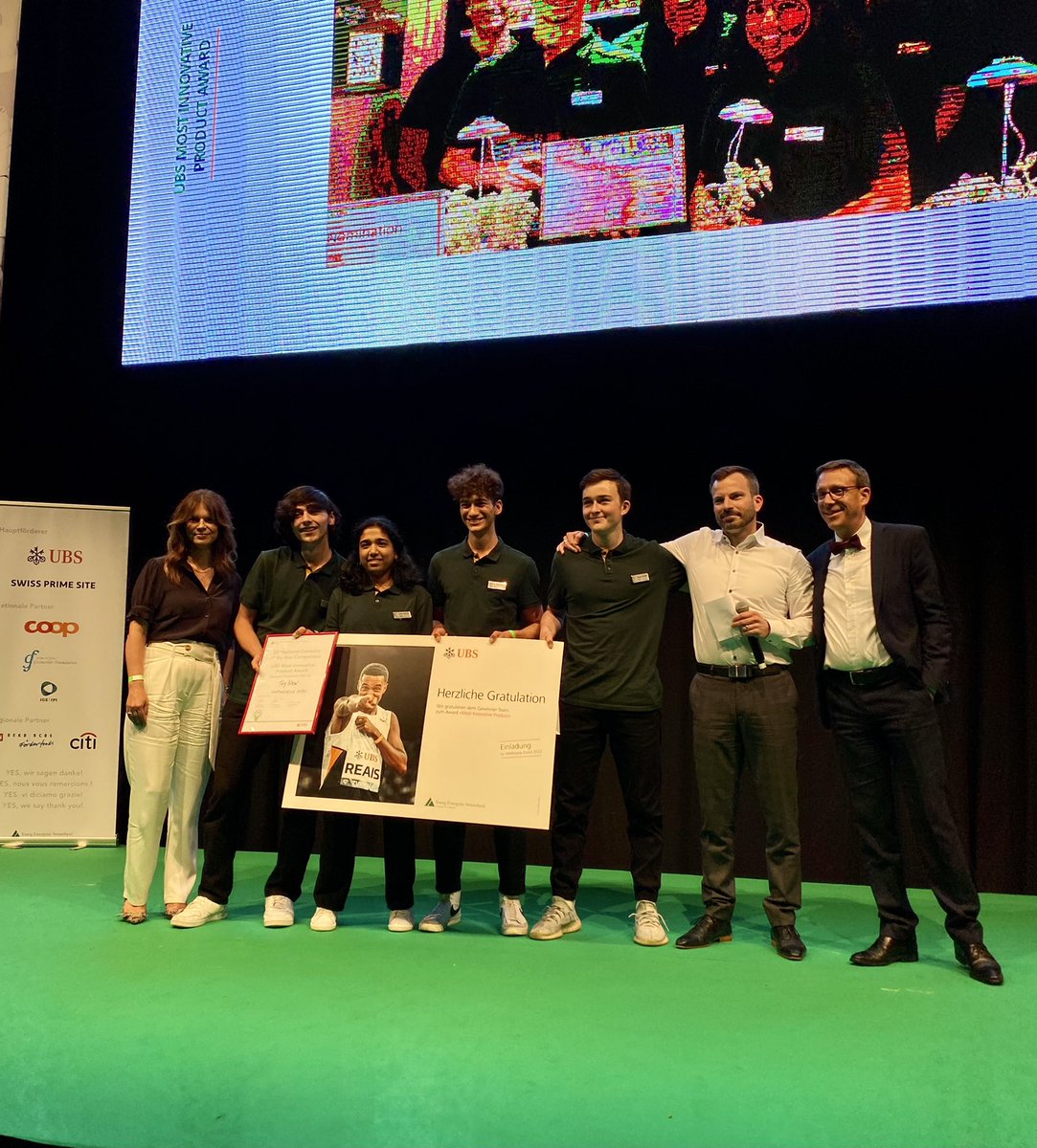 YES (@yesinspires) on Twitter photo 2022-06-04 19:23:12 Noch nie deinen eigenen Kräutergarten in der Küche gehabt? Das ist möglich mit @TryNew_ch ☘️, die den @UBS Most Innovative Product Award gewinnen 🏅 #companyprogramme #yesinspires Noch nie deinen eigenen Kräutergarten in der Küche gehabt? Das ist möglich mit @TryNew_ch ☘️, die den @UBS Most Innovative Product Award gewinnen 🏅 #companyprogramme #yesinspires