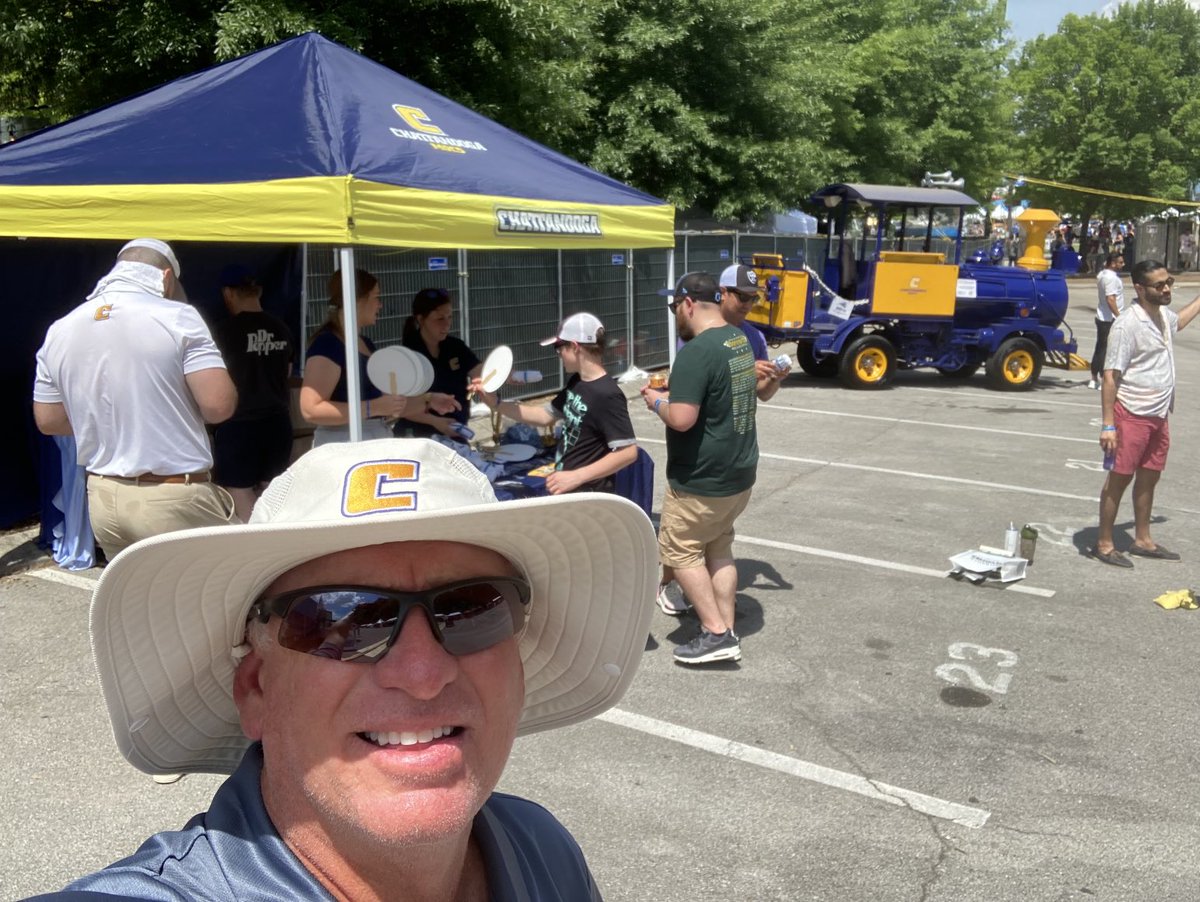 Coach_Merz's tweet photo. The Mocs are rocking at RiverBend! #MocAndRoll https://t.co/0Itau7nMms