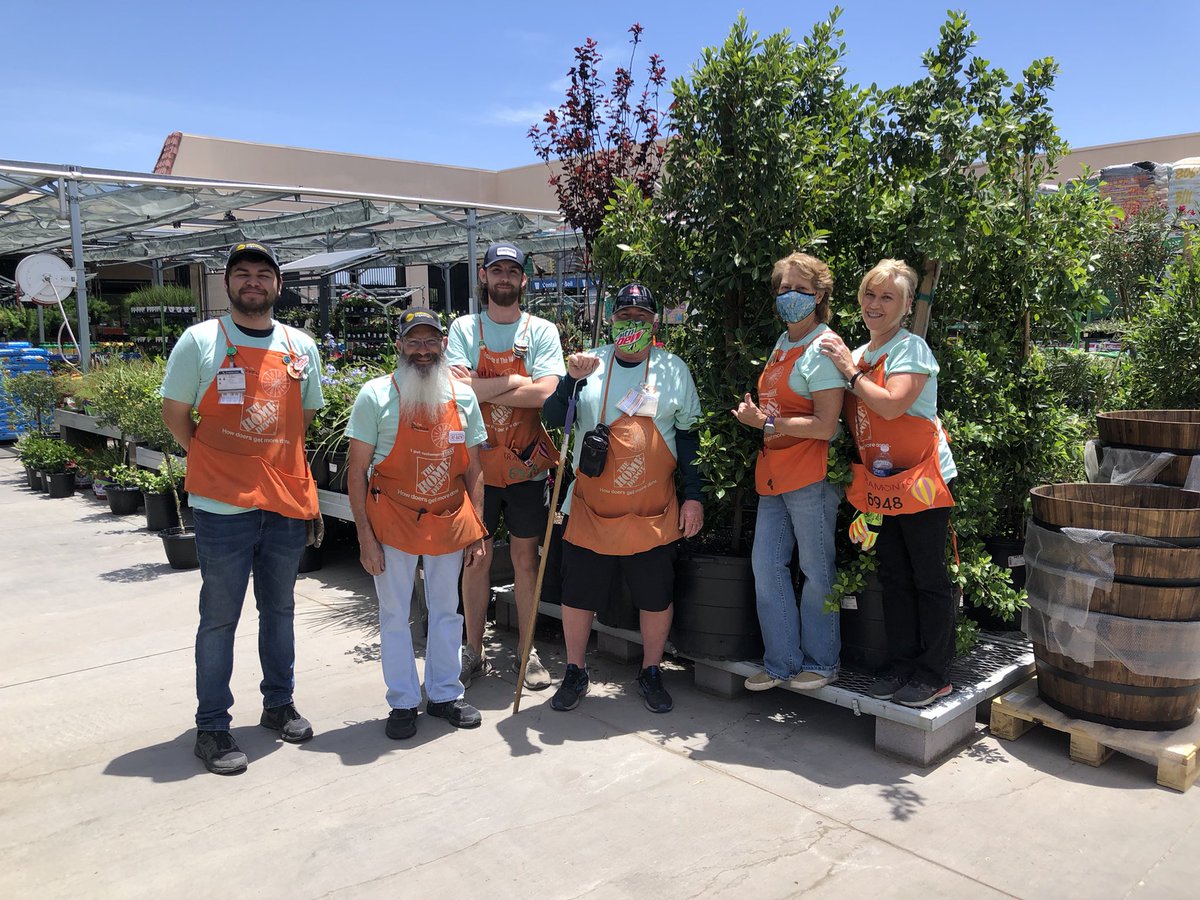 Sarahpat81's tweet photo. It’s been a pleasure working with this amazing group of people. D28 shows what great looks like every day. I will miss you. #6948highflyers @CrystalP6948 @judes0401 @Clarence_Ford7 thank you for all the great times, until next time! https://t.co/6zmwTuetER