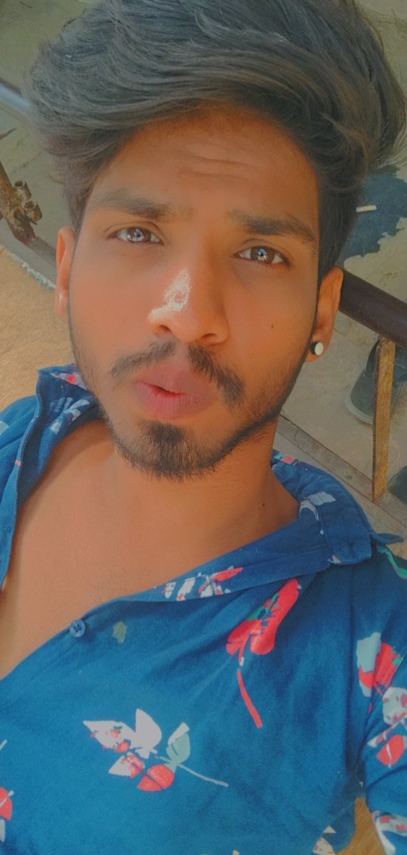 Criminal__baby's tweet photo. Self shot♥️👑
😎
#Kanesh soni
#kannu https://t.co/GQATu7ldhi