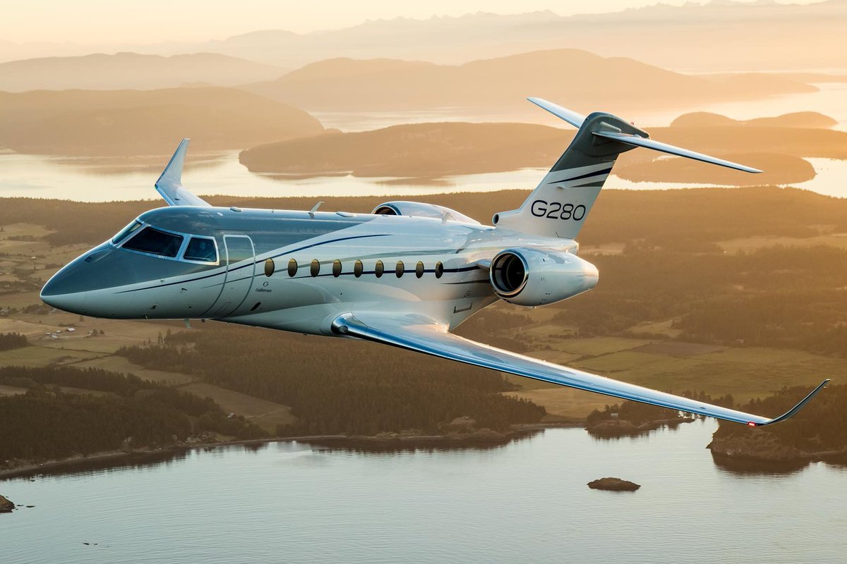 RedNoseAviator's tweet photo. @MenTourPilot It's nose has a button like thing on top, so a Gulfstream. At the bottom of the tail, there is a small air vent (forgot what it's called). So, we can narrow it down to the G800 0r G280. But, the G800 windshield doesn't match with the above aircraft. 

Thus, its a G280! https://t.co/7Rn3GJRm9v