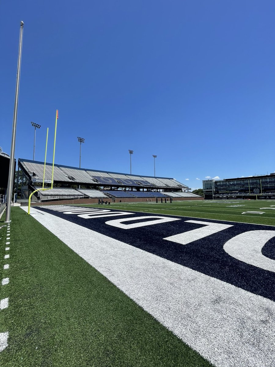 had great time today up at ODU football camp, nothing but work!! 
@CoachRhinODU <a href="/Coach_TLucas/">Tony Lucas</a>