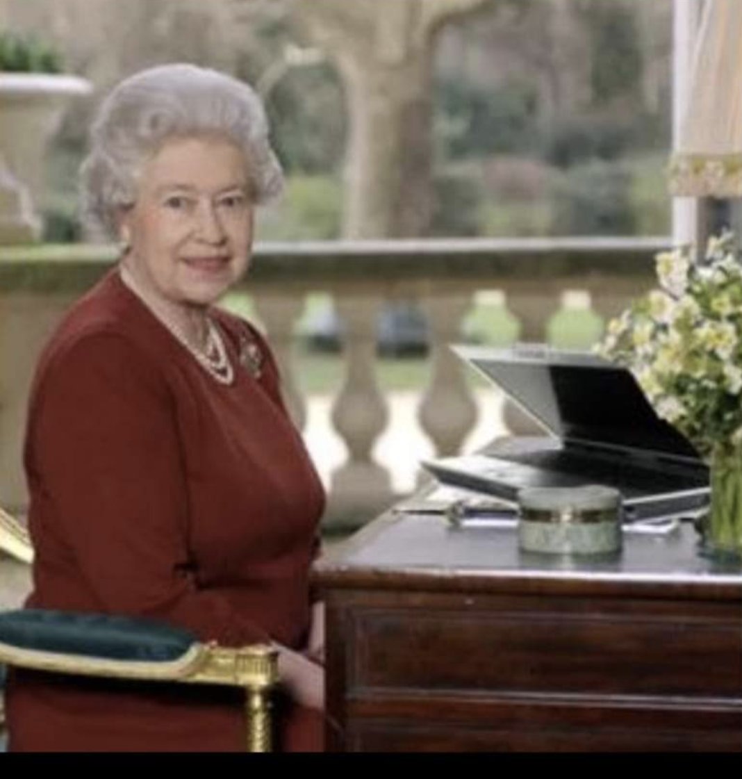 It's a well known fact that the Queen gets her computers from Crosshaven Computers 😁