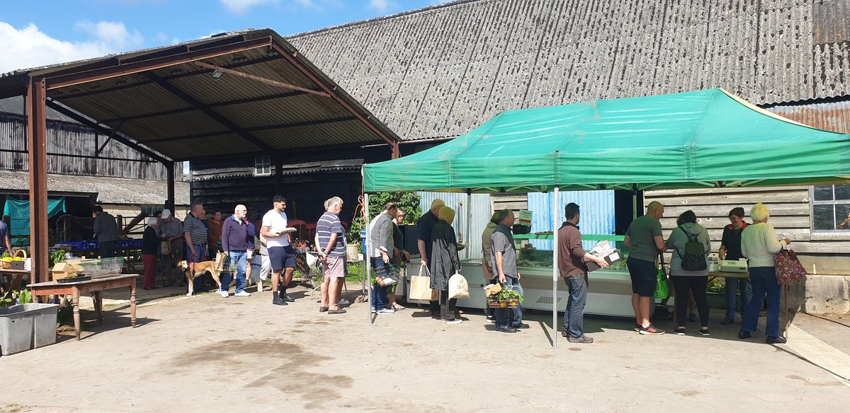 LydiardTurkeys's tweet photo. We're squeezing in a bonus #popupfarmshop on the 11th June. We'll have fresh #mutton and frozen @andyrumming 's 100% grass fed @PastureForLife certified beef and all our normal amazing supplies πππ₯π₯¦ππ₯π₯
#shoplocal
#swindon
#wiltshirelife
#wiltshire
#grazingisamazing https://t.co/GtLwN5ewkB