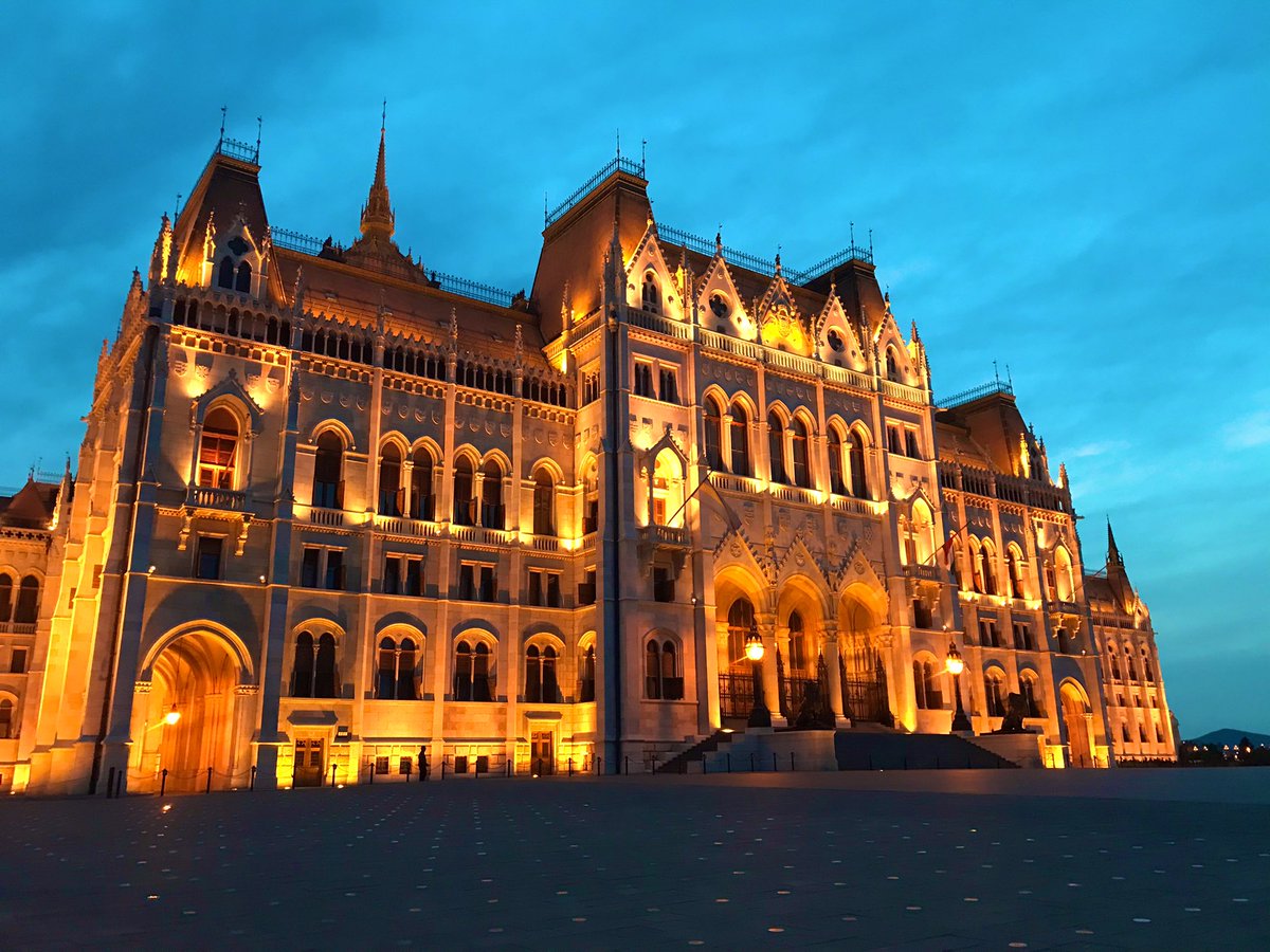 dmistry93's tweet photo. Can’t beat a last minute break! #Budapest 🇭🇺 https://t.co/QjTtEPsUr3