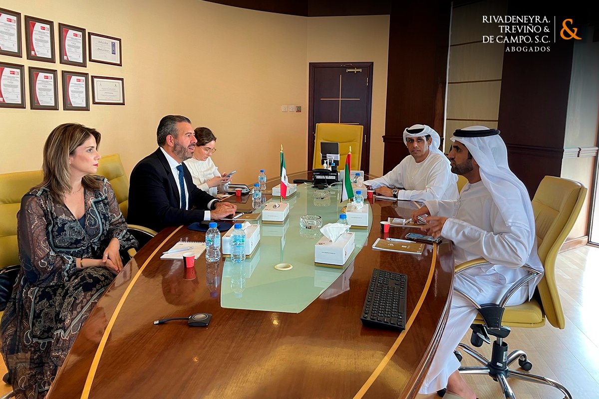 rivtrev_oficial's tweet photo. En la reunión que se llevó a cabo con el director general Helal M A. Al Hameli , de @AbuDhabiChambe1 , establecimos acuerdos para que nuestras organizaciones generen el interés de nuevos inversionistas en ambos países.
#RTYDC #Abogados #Firmalegal https://t.co/SrgvuFTkm9