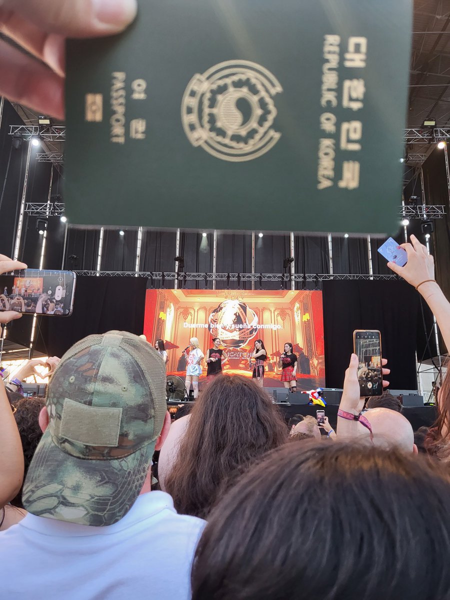 titan4610's tweet photo. 행복했습니다 
보람찬 여정이었구요!
프리마베라 감사합니다
글로벌 썸냐들도요 ㅠ

Yo estaba feliz. 
¡Fue un viaje gratificante!
Primavera Sound, gracias.
También InSomnia Global
T^T

thankyou so much
PRIMAVERA

#드림캐쳐
#프리마베라사운드 
#Dreamcatcher 
#primaverasound https://t.co/ItxgPtYjHI