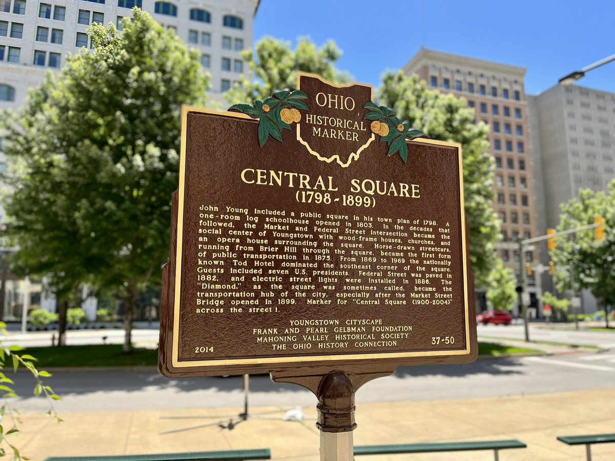 YtownNation's tweet photo. Perfect day for the 25th Anniversary of Youngstown Streetscape. Downtown is looking good. https://t.co/DNlFKSKLPB