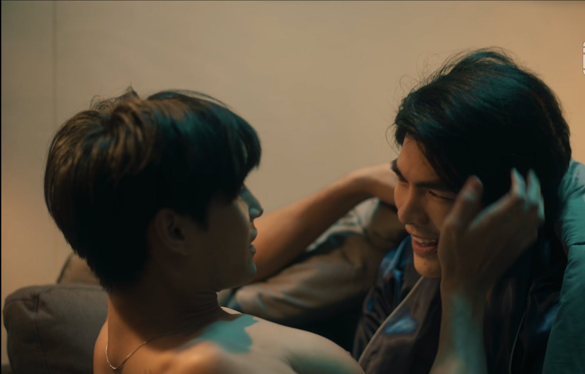 Kinnporxche's tweet photo. porsche fixing kinn’s hair was really cute tho #KinnPorscheTheseries #KinnPorscheEP9 https://t.co/0hmEogSjJO