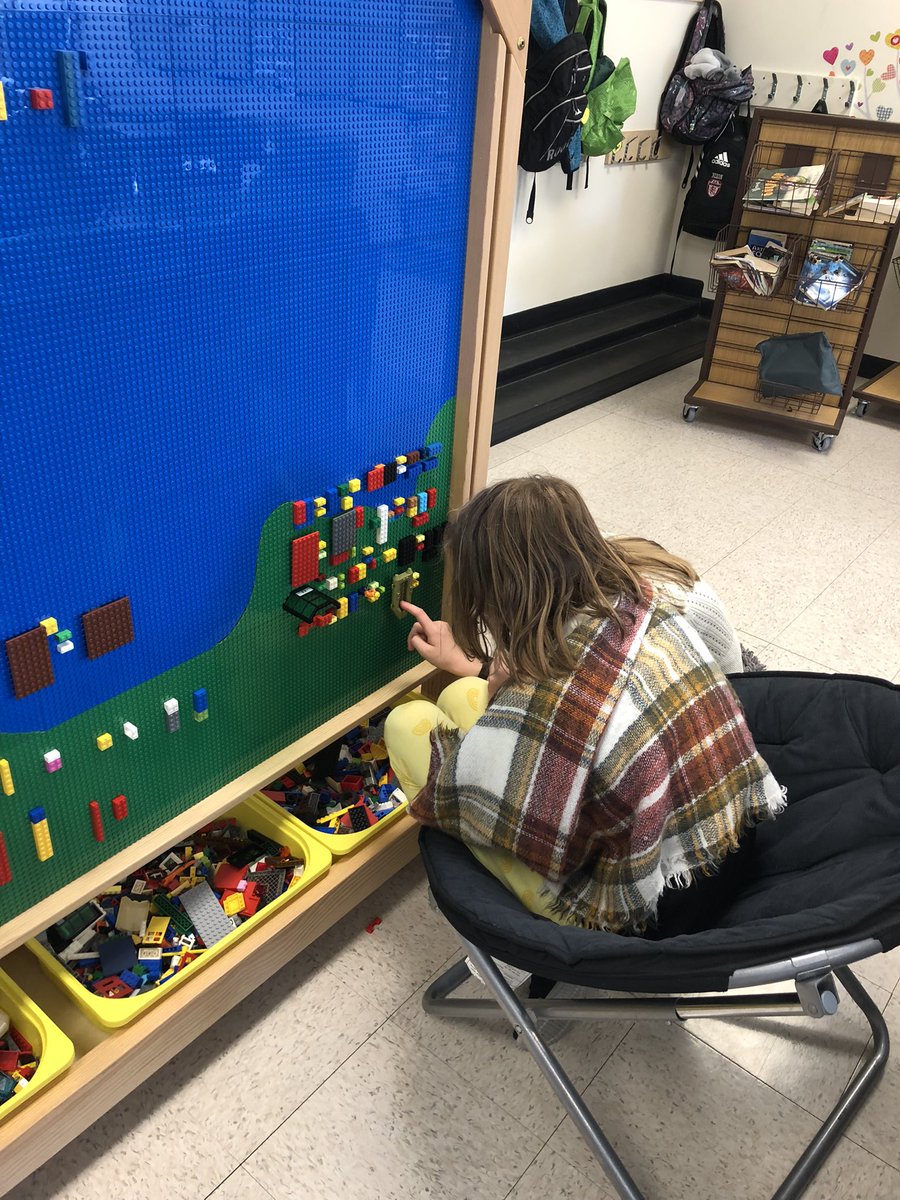pm_RETSD's tweet photo. It’s Makerspace Math! #grade4/5 #legomath #bringonthefractions! https://t.co/noIuqiB6m6