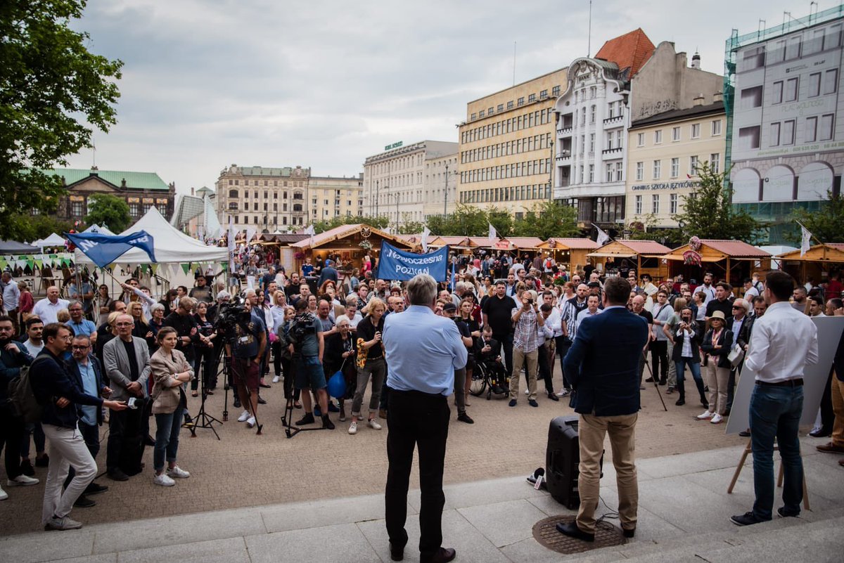 adamSzlapka's tweet photo. Poznań. 4 czerwca. Święta Wolności. #1000spotkań https://t.co/7yR70xnmLr