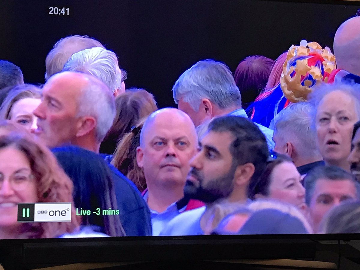 G51Boo's tweet image. Crowd leaving already Craig David’s on ! 😂😂  #partyatthepalace