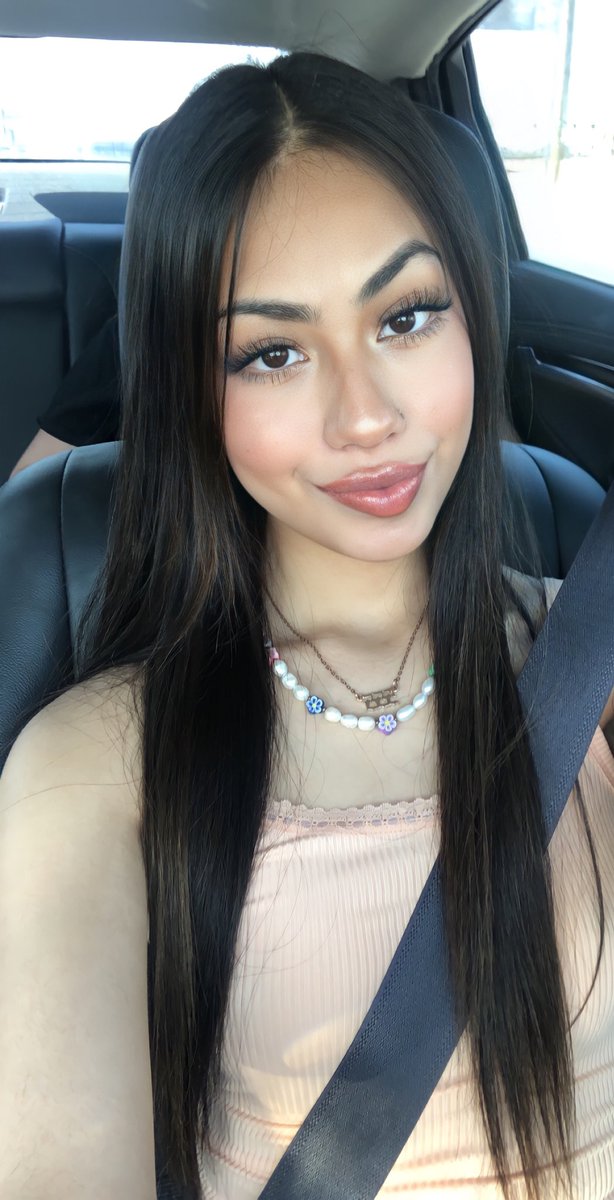niadeniseee's tweet photo. face card solid https://t.co/fltHOOppiI