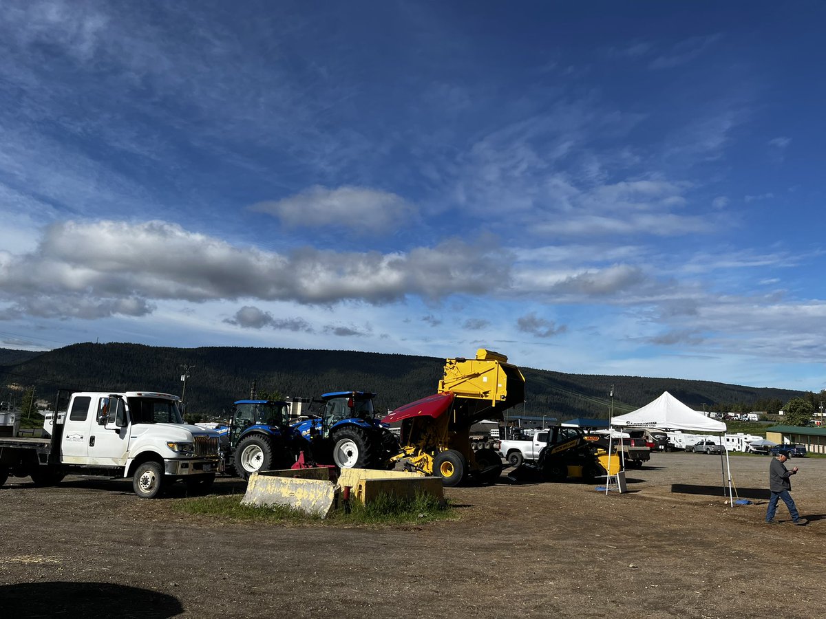 TessRileyVP's tweet photo. Love to see my kiddos out doing this they love. We’ve done hockey and soccer and today was a real Cariboo treat at the Jr Cariboo Classic! Relationship building never stops and they never stop being my students! ❤️❤️ #lcsslearns https://t.co/FmfDNju8OG