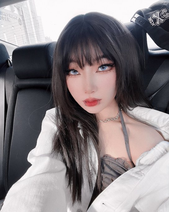 You just hopped into the car with me. Where we going?? https://t.co/1w4QFga1nn