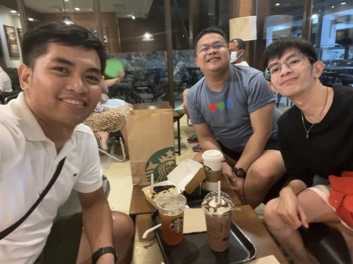 itsmereynabs's tweet photo. #WhenInTagaytay Salamuch poo sa pakape and pasutsot senator @lenardkim_ &amp; prof. @zaitag25 ❤️ 

🎵salamat sa inyong dampi ng pagmamahal PCSO🎵 hahaha ems sa uulitin 😍🥰 https://t.co/5cDGMTAKSU