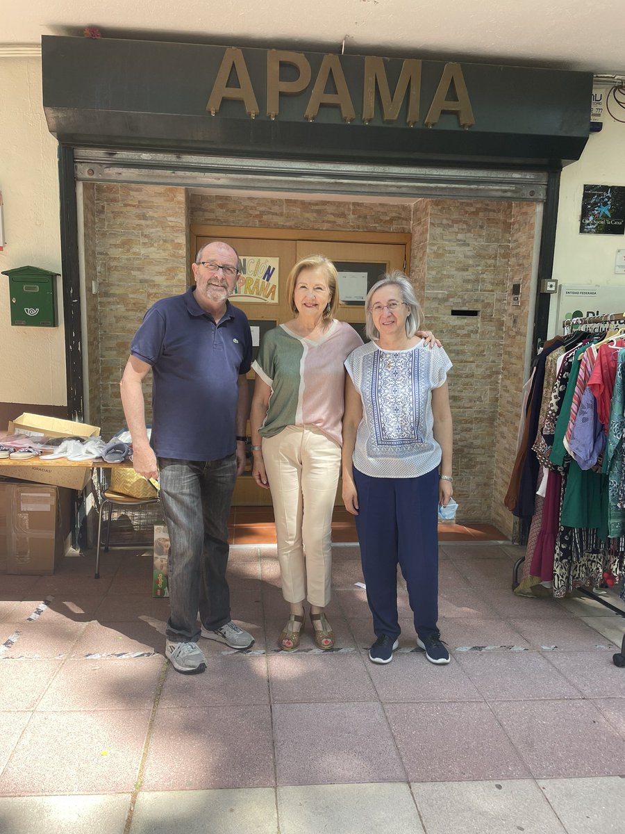 ba_ofelia's tweet photo. Fiel a la cita que tenemos con #Apama, he visitado y paseado por su mercadillo en #Alcobendas y, como siempre, he colaborado comprando “algún detallito” https://t.co/Khvnf1bNy5